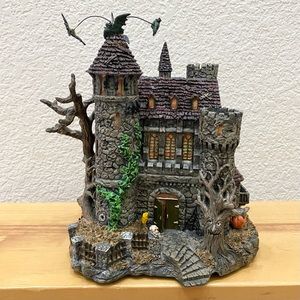 Hawthorne Village Dracula’s Castle Universal Monsters Village Halloween NO LIGHT